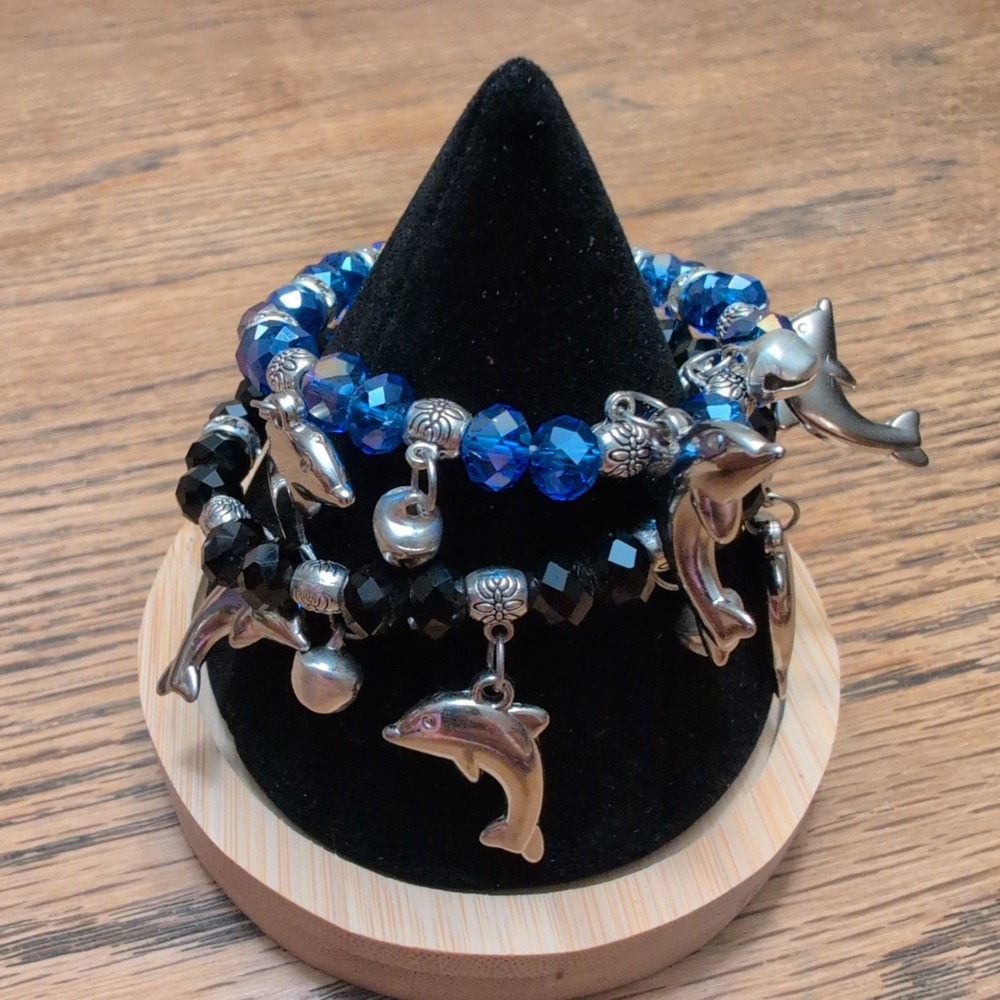 Dolphin Charm Beaded Stretch Bracelet Set Blue Black Silver Tone 2pc - Picture 1 of 3
